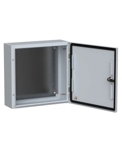 ЩМП-40.40.15 УХЛ1 IP66 400х400х150 TITAN 5 (TI5-10-N-040-040-015-66). Шкаф металлический с монтажной платой. IEK в Миассе